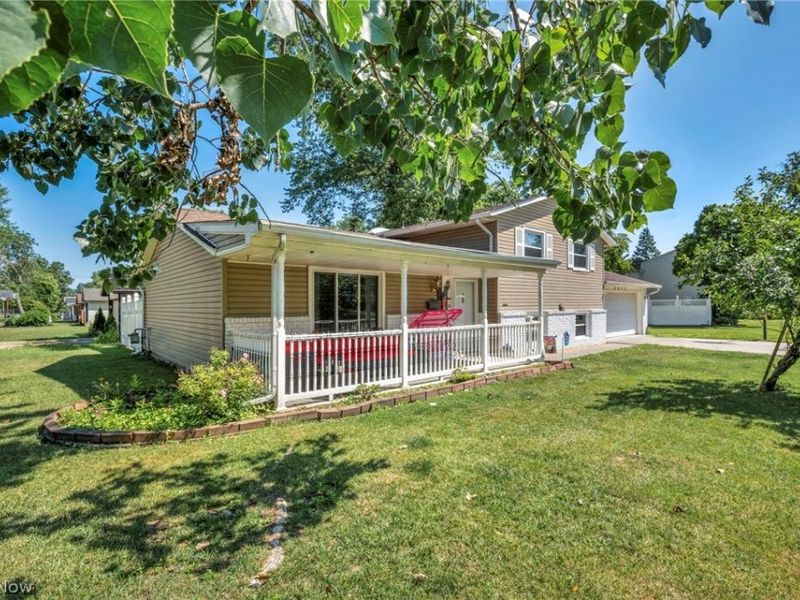 4425 Queen Anne Avenue , Lorain, OH 44052 Photo 3