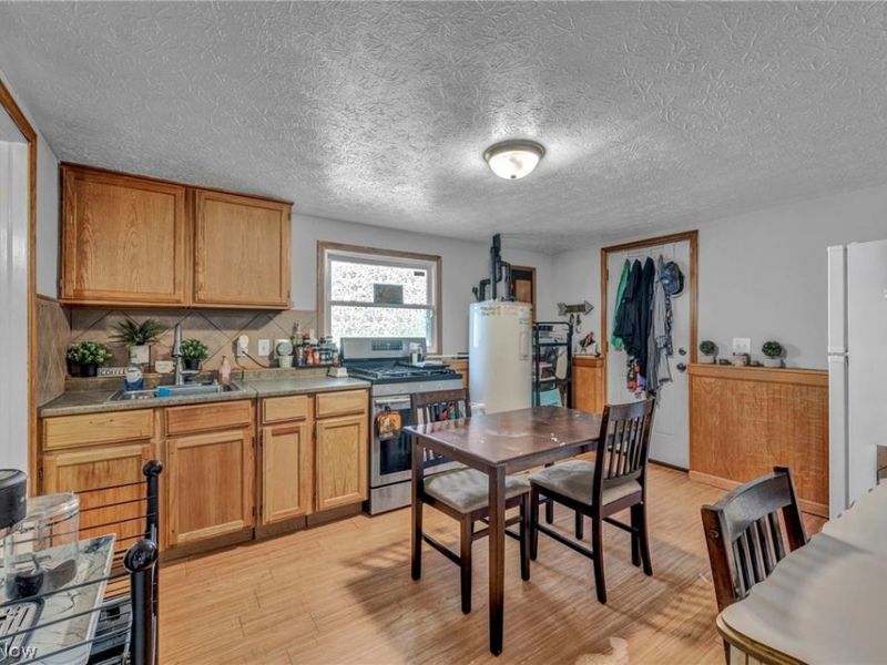 4425 Queen Anne Avenue , Lorain, OH 44052 Photo 33
