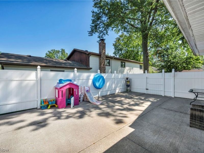 4425 Queen Anne Avenue , Lorain, OH 44052 Photo 8