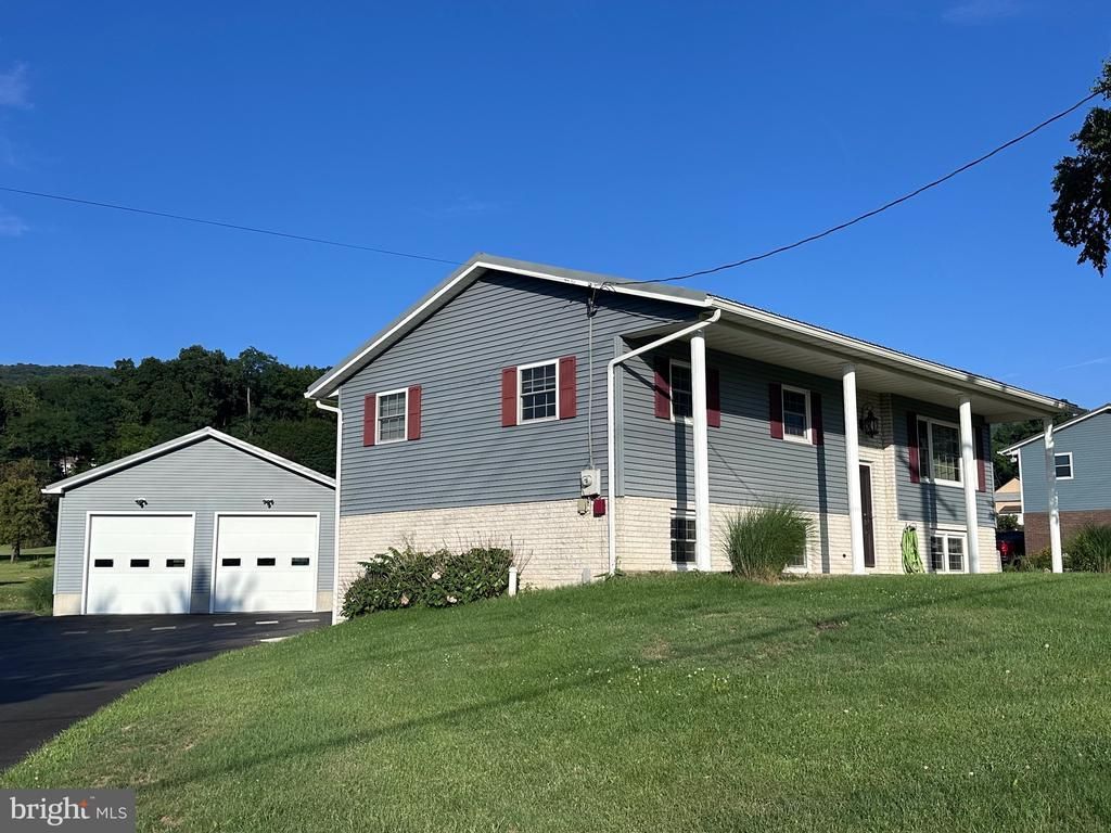 523 BUCHANAN TRAIL , MC CONNELLSBURG, PA 17233