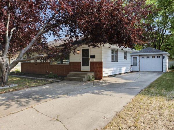 1208 18th Street S, Moorhead, MN 56560