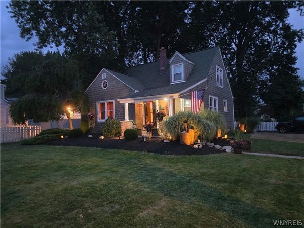 4423 Stratford , Hamburg, NY 14075