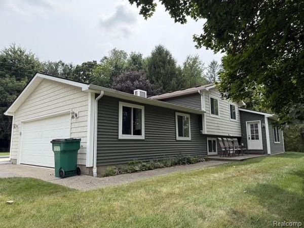 3595 Davison Lake Road , Brandon Township, Mi 48462
