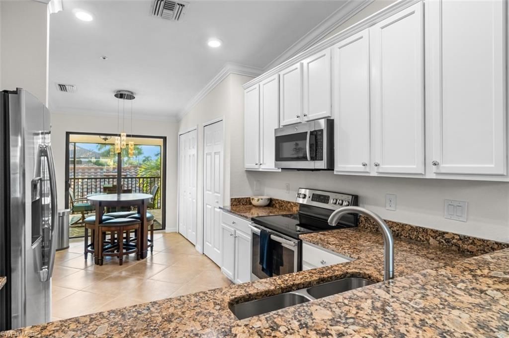 9529 Avellino Way, Unit 2825, Naples, FL 34113 Photo