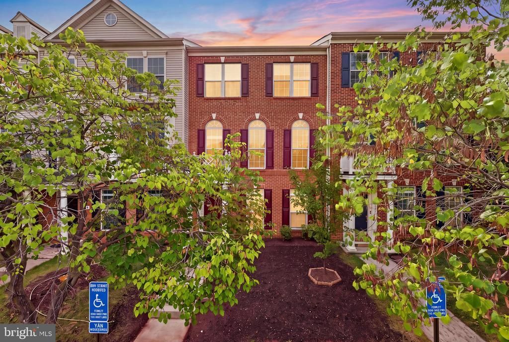 20223 Edisto Square, Ashburn, VA 20147 Main Photo