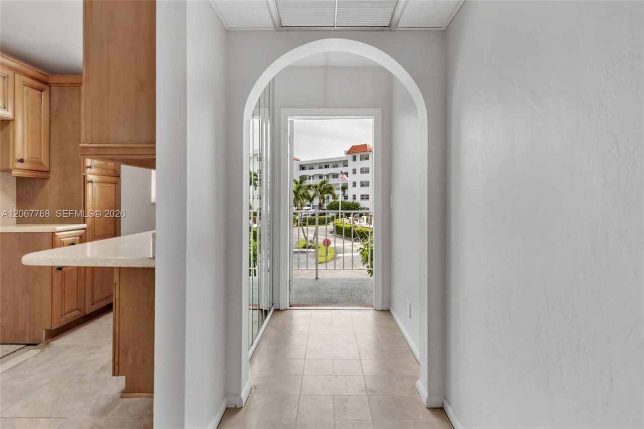 28 Yacht Club Dr , Unit 202, North Palm Beach, FL 33408 Photo