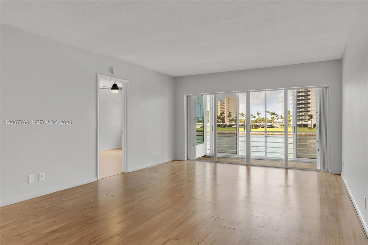 28 Yacht Club Dr , Unit 202, North Palm Beach, FL 33408 Photo