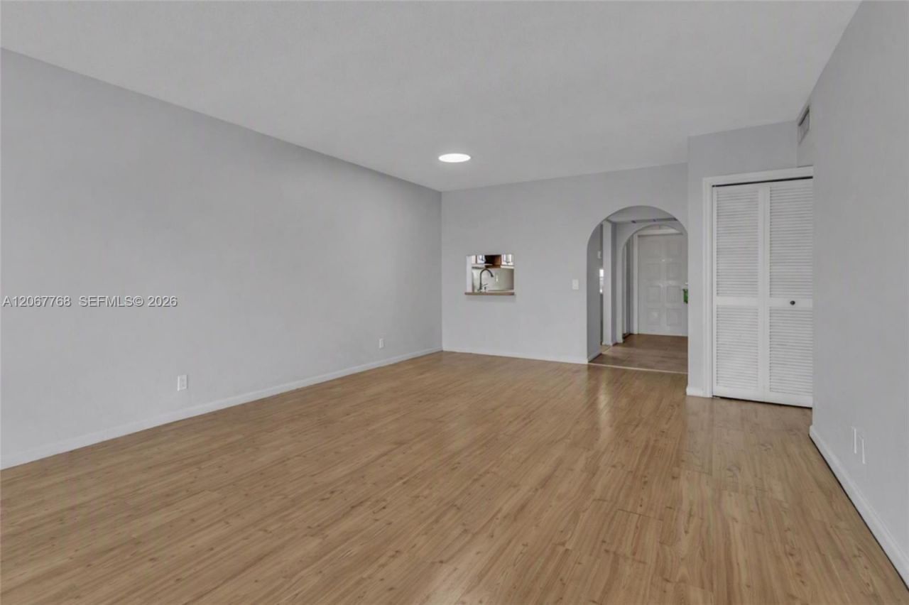 28 Yacht Club Dr , Unit 202, North Palm Beach, FL 33408 Photo