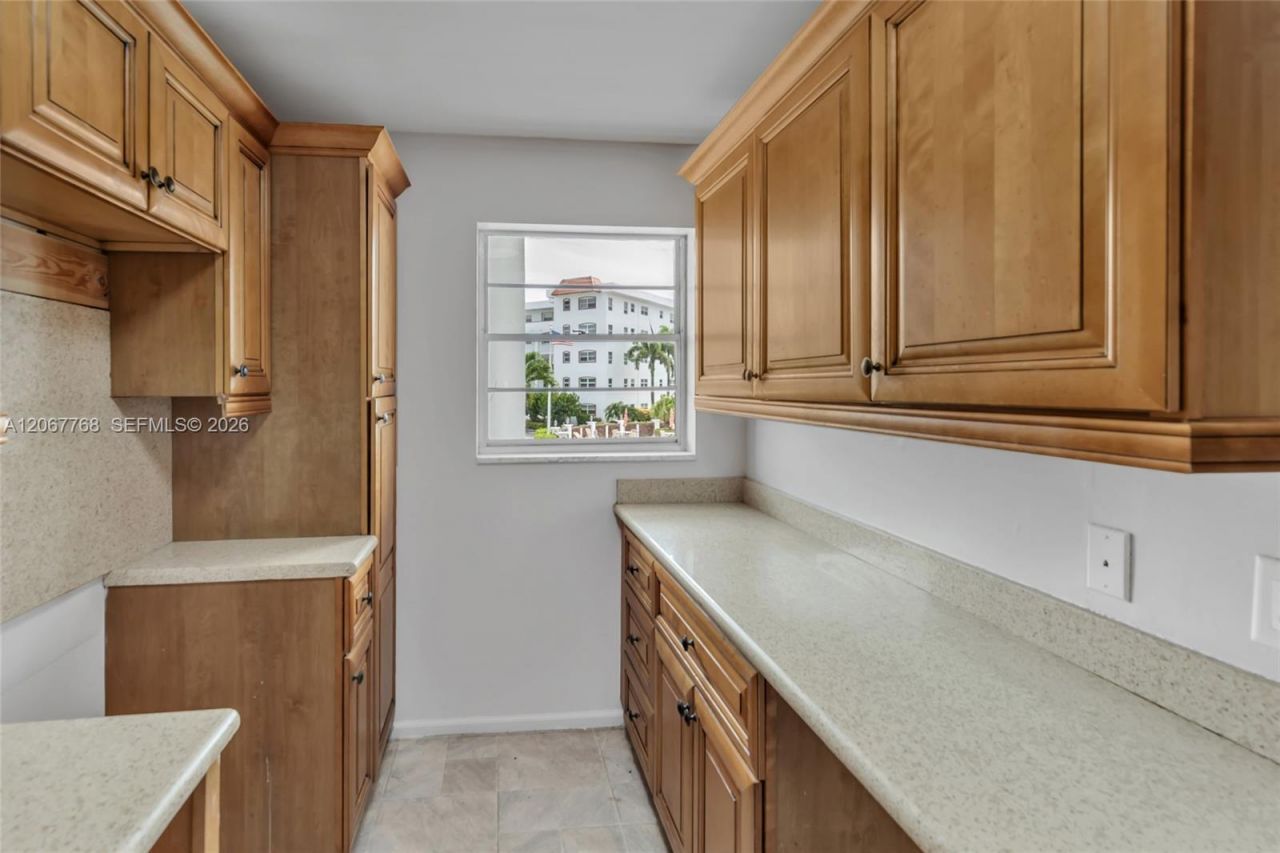28 Yacht Club Dr , Unit 202, North Palm Beach, FL 33408 Photo