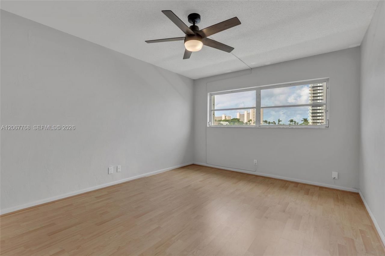 28 Yacht Club Dr , Unit 202, North Palm Beach, FL 33408 Photo