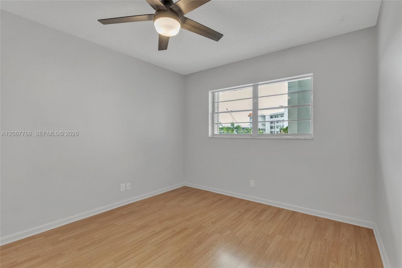 28 Yacht Club Dr , Unit 202, North Palm Beach, FL 33408 Photo