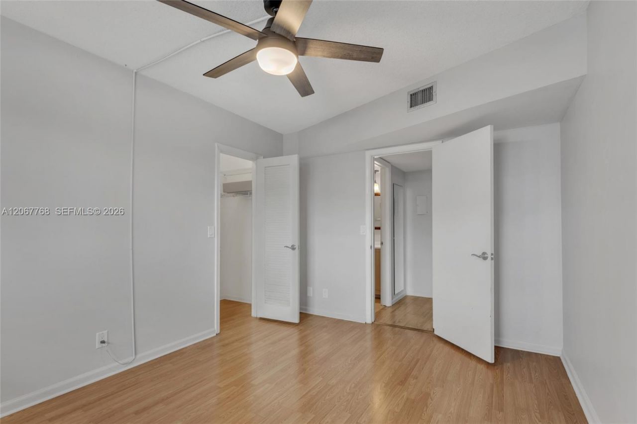 28 Yacht Club Dr , Unit 202, North Palm Beach, FL 33408 Photo