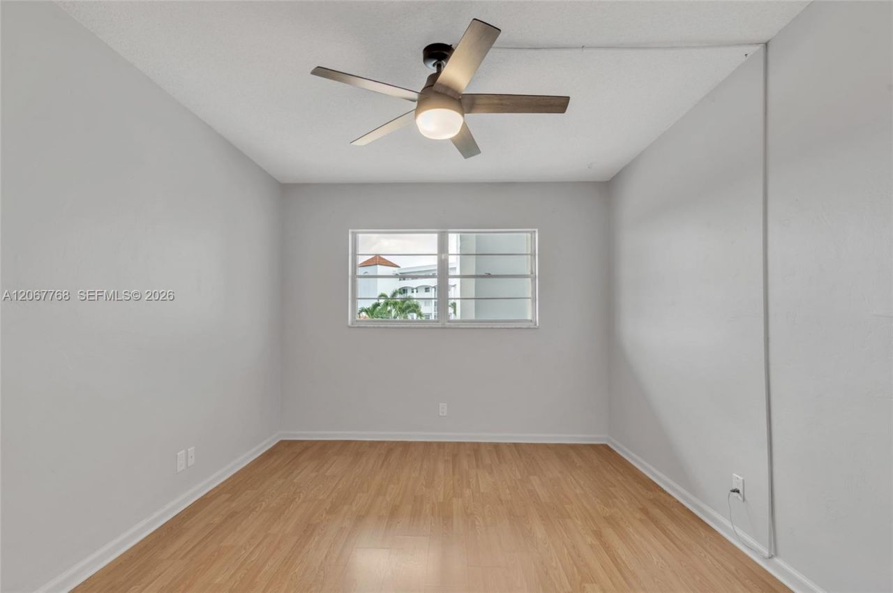 28 Yacht Club Dr , Unit 202, North Palm Beach, FL 33408 Photo