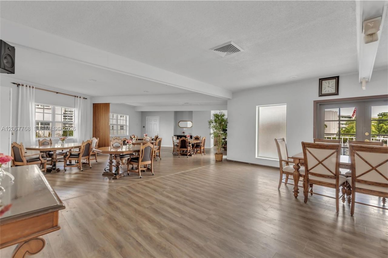 28 Yacht Club Dr , Unit 202, North Palm Beach, FL 33408 Photo
