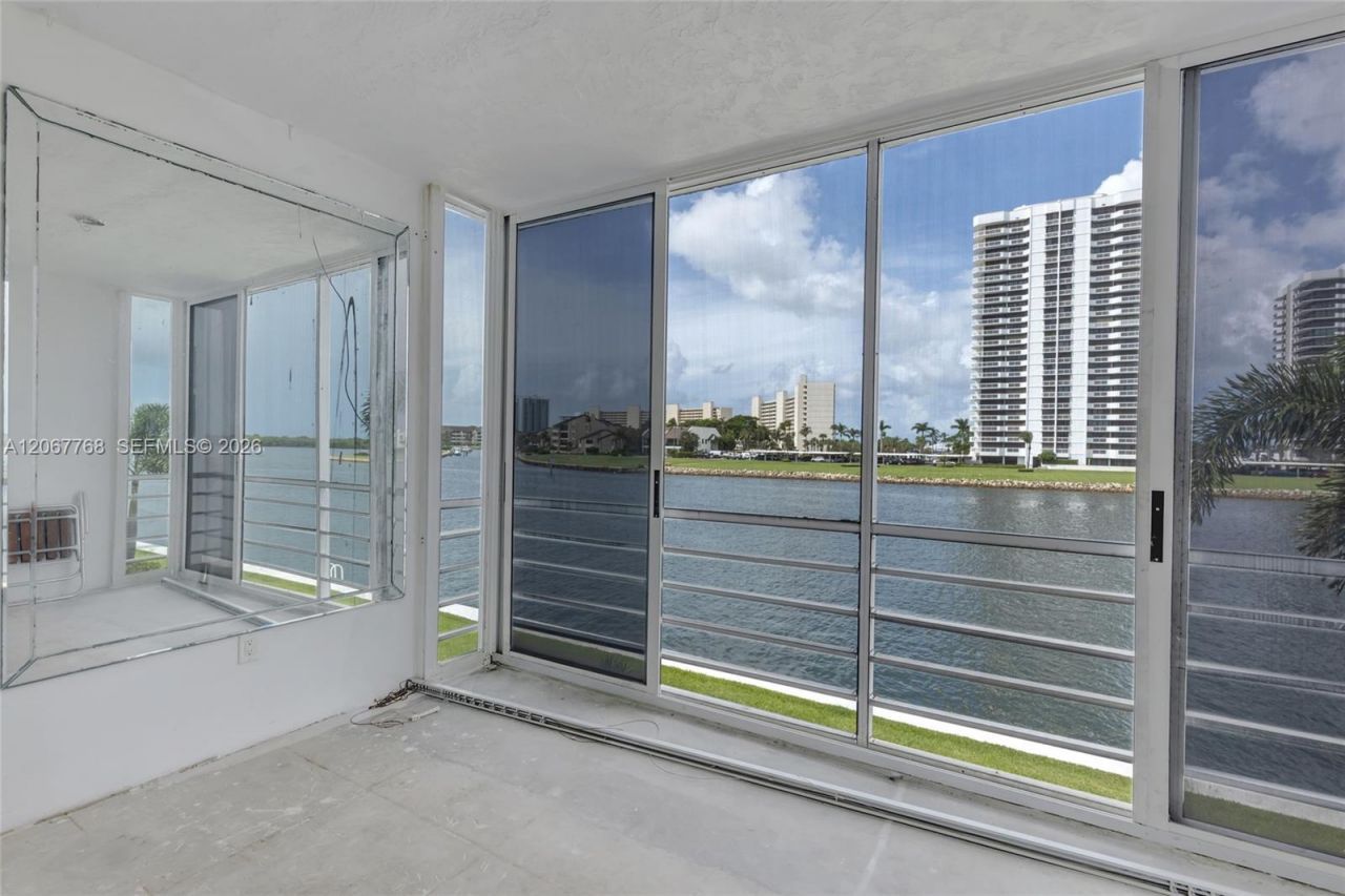 28 Yacht Club Dr , Unit 202, North Palm Beach, FL 33408 Photo