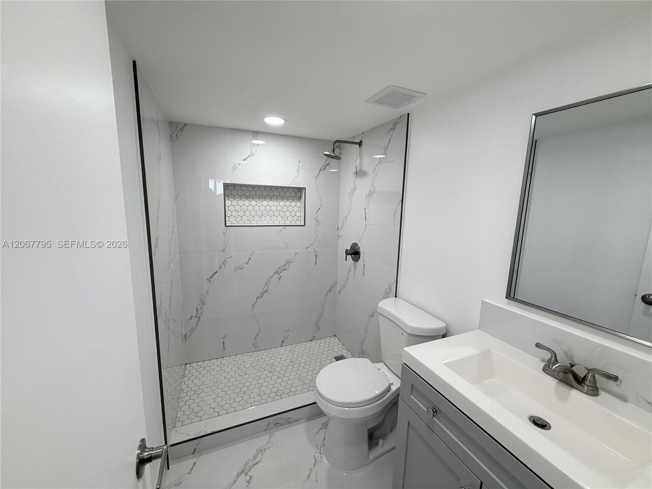 1800 Sans Souci Blvd, Unit 426, North Miami, FL 33181 Photo