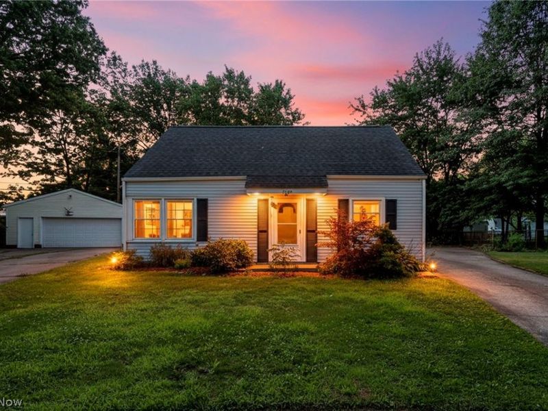 2139 Suncrest Circle , Cuyahoga Falls, OH 44221 Photo 1