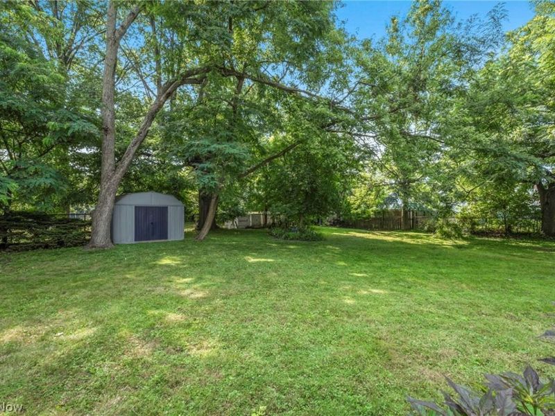 2139 Suncrest Circle , Cuyahoga Falls, OH 44221 Photo 10