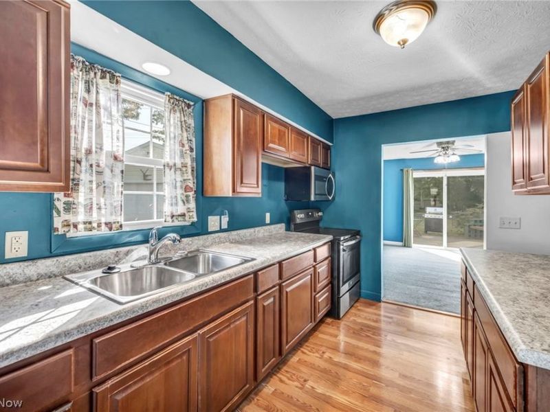 2139 Suncrest Circle , Cuyahoga Falls, OH 44221 Photo 12