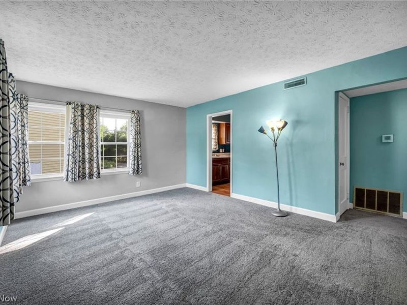 2139 Suncrest Circle , Cuyahoga Falls, OH 44221 Photo 14