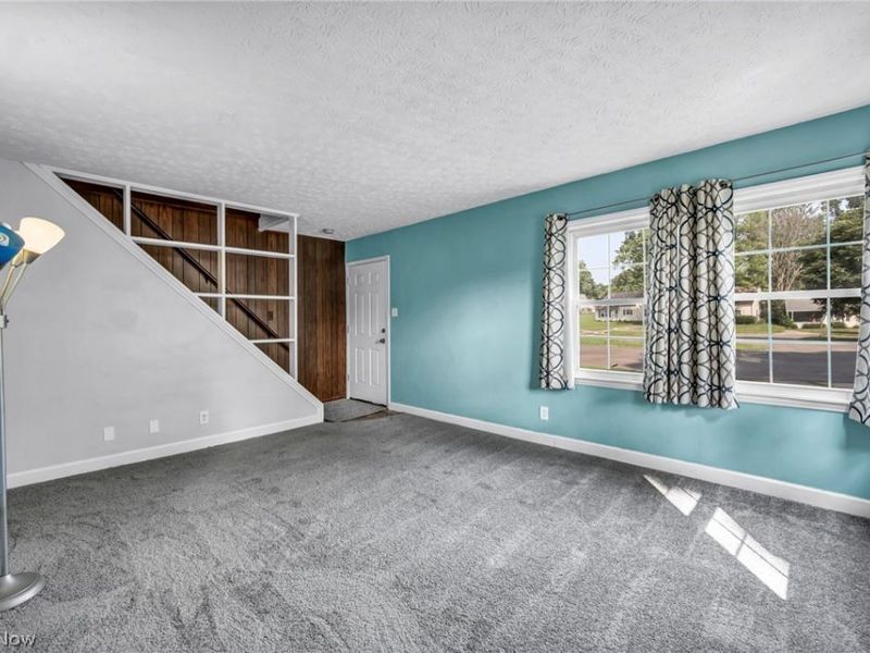2139 Suncrest Circle , Cuyahoga Falls, OH 44221 Photo 16