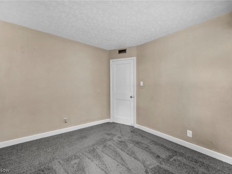 2139 Suncrest Circle , Cuyahoga Falls, OH 44221 Photo 33