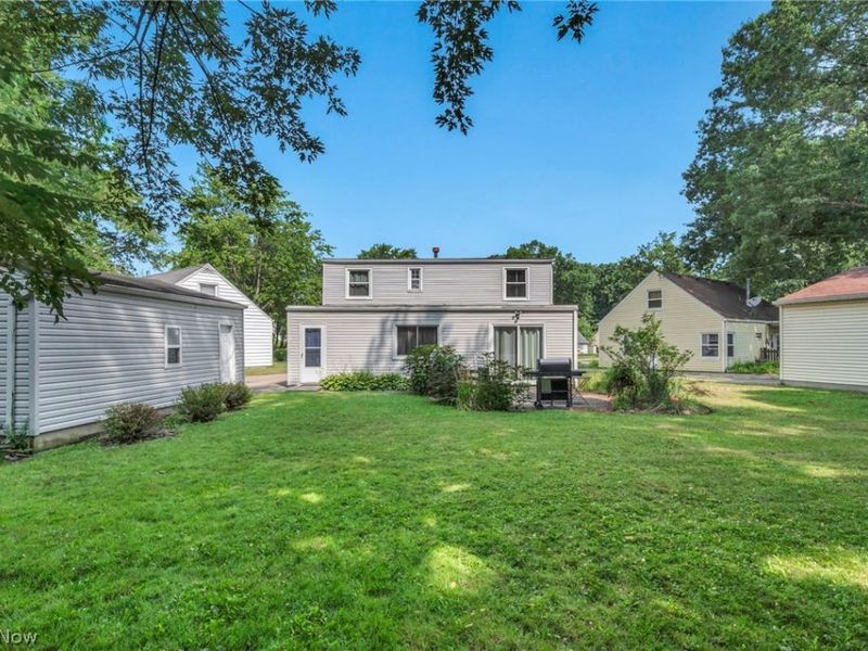 2139 Suncrest Circle , Cuyahoga Falls, OH 44221 Photo 5