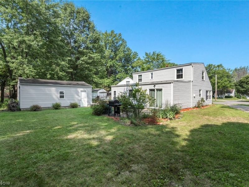 2139 Suncrest Circle , Cuyahoga Falls, OH 44221 Photo 6