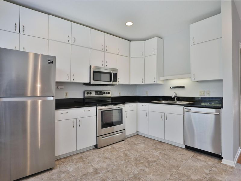 3011 Sunset Drive , Unit F, Columbus, OH 43202 Photo 11