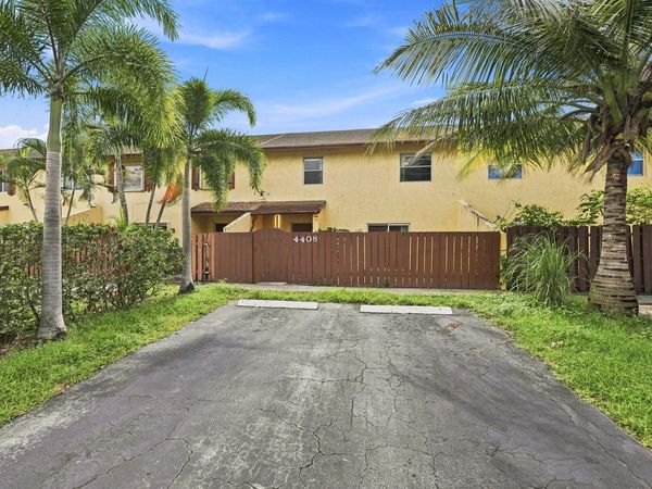4408 NW 4TH Avenue, Deerfield Beach, FL 33064