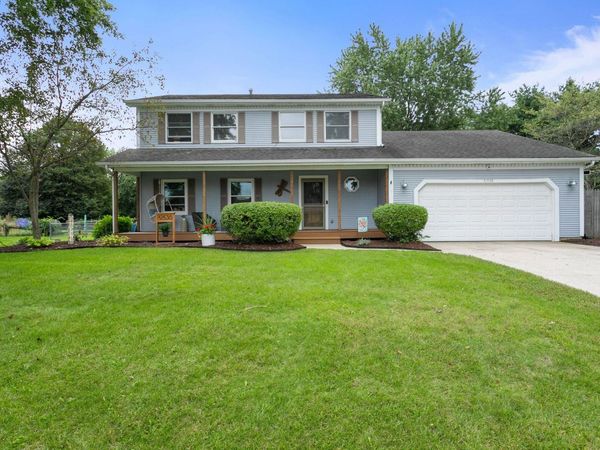 51530 Creekside Drive, Granger, IN 46530
