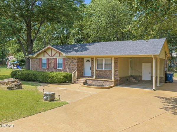 71 Tracy Street , Bells, TN 38006