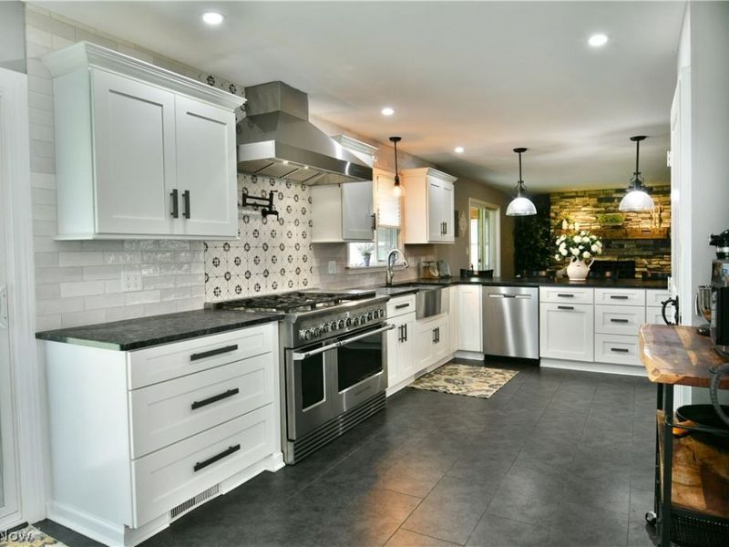 2387 Country Lane, Poland, OH 44514 Photo 13