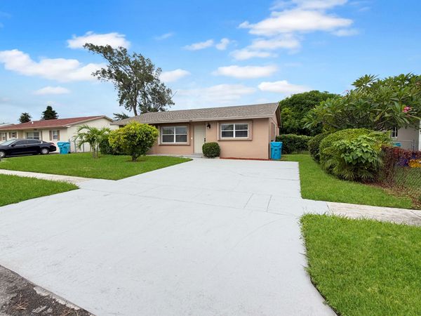2030 NE 1st Lane, Boynton Beach, FL 33435