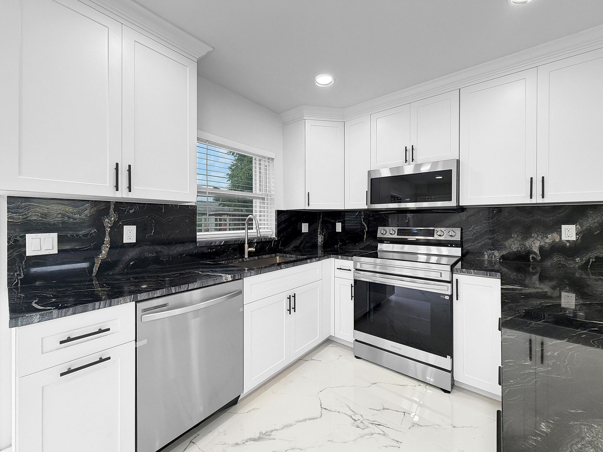 2030 NE 1st Lane, Boynton Beach, FL 33435 Photo