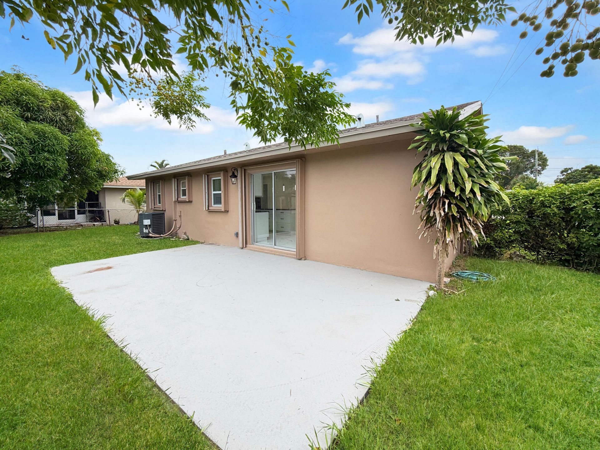 2030 NE 1st Lane, Boynton Beach, FL 33435 Photo