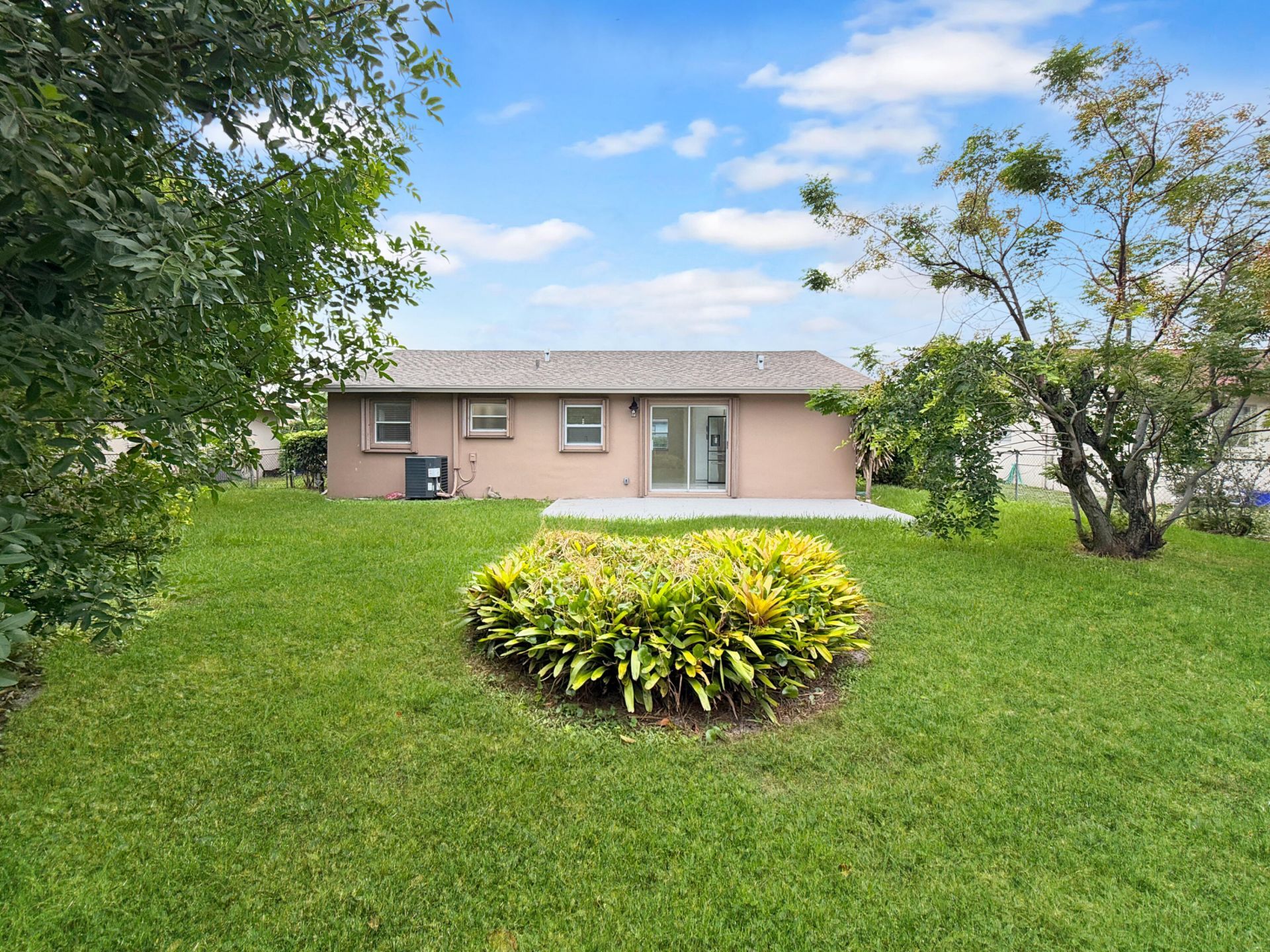 2030 NE 1st Lane, Boynton Beach, FL 33435 Photo