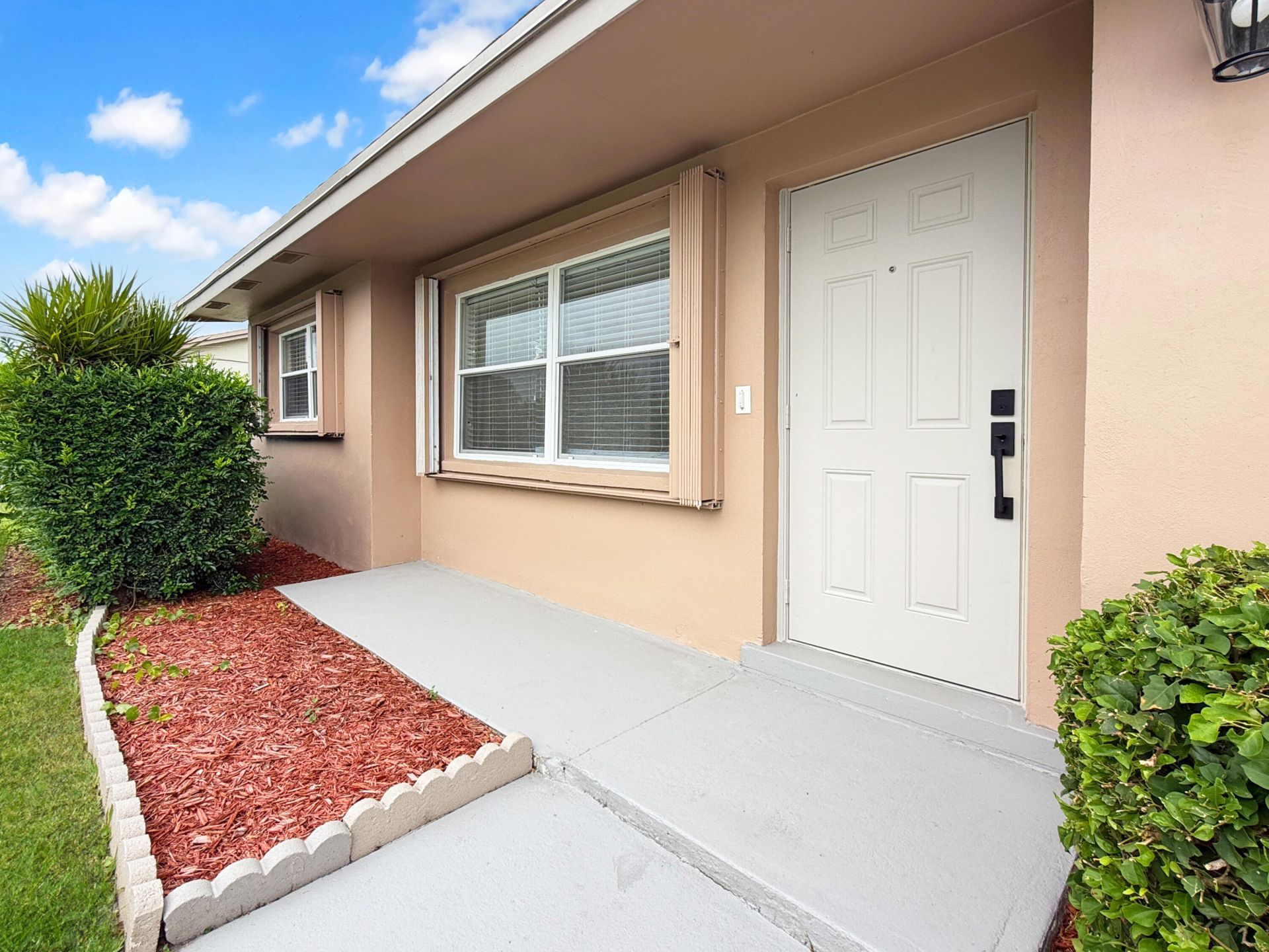 2030 NE 1st Lane, Boynton Beach, FL 33435 Photo