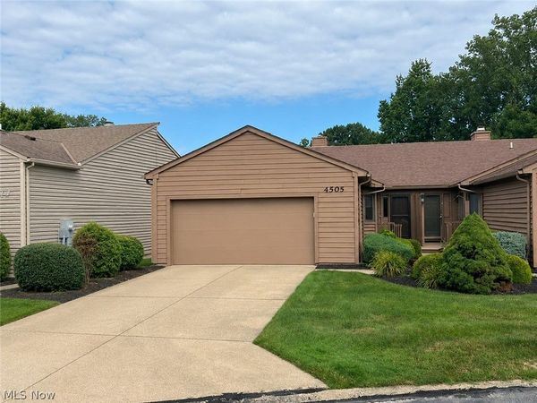 4505 Oakhill Boulevard , Lorain, OH 44053