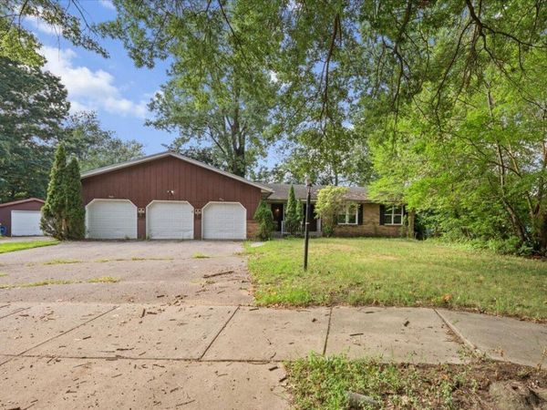 944 Lancashire Court SE, Unit 946, Grand Rapids, MI 49508