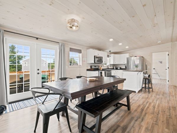 74 Blackmore Pond Cir, Wareham, MA 02576