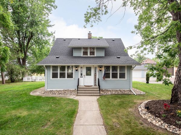 305 8th Avenue E, Alexandria, MN 56308