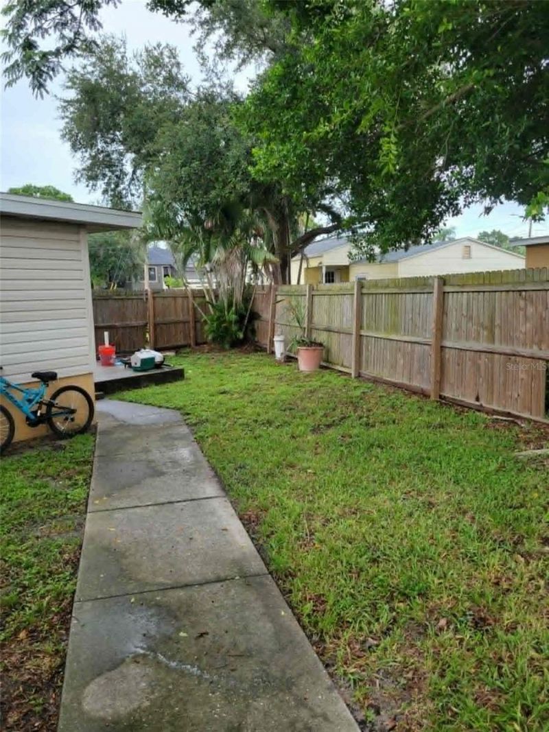 8446 Waverly Road N, Saint Petersburg, FL 33702 Photo