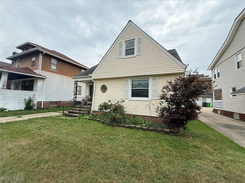 9512 Dorothy Avenue , Garfield Heights, OH 44125 Photo 5