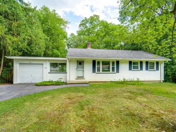 5567 Valley Lane, Solon, OH 44139
