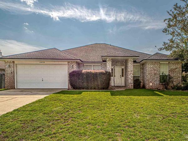5038 Brookside Dr, Pace, FL 32571
