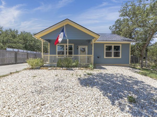 1296 Hedgestone, Canyon Lake, TX 78133
