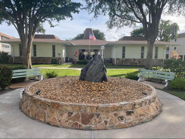 400 VILLAGE GREEN Circle W, Unit 205, Palm Springs, FL 33461
