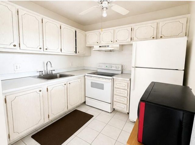 400 Village Green Circle W, Unit 205, Palm Springs, FL 33461 Photo