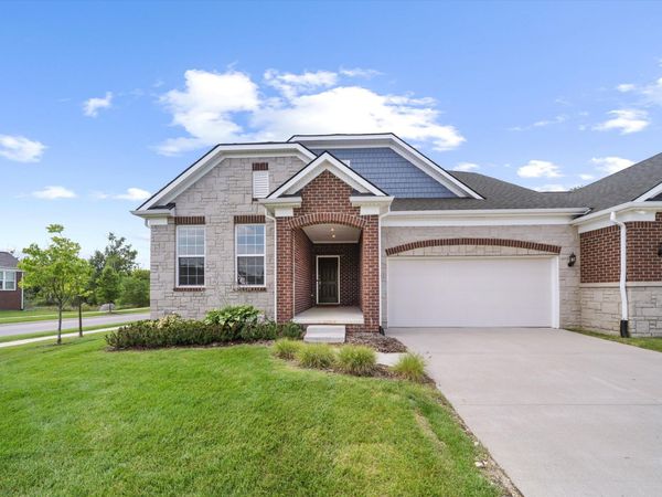 48894 Windfall Road, Unit 1, Novi, MI 48374